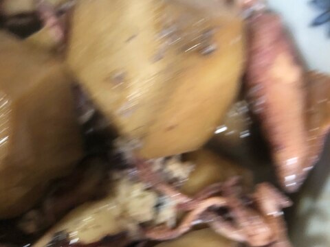 里芋と小イカの煮物